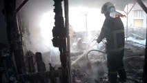 Adana Alevlerin Arasında Kalan Tüp Bomba Gibi Patladı