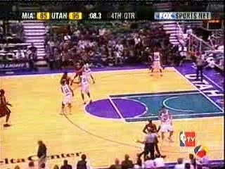 Dunk de Raul Lopez à Utah Jazz