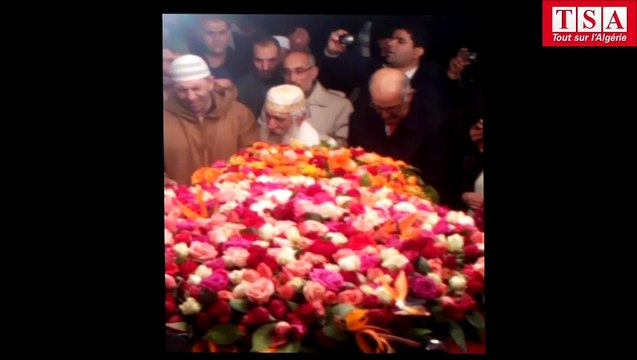 Hocine Ait Ahmed: veillée funèbre au siège du FFS et enterrement en Kabylie