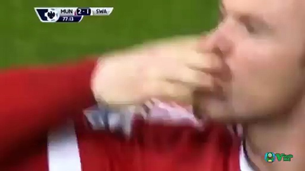 Manchester United - Swansea 2-1: incredibile gol di Wayne Rooney