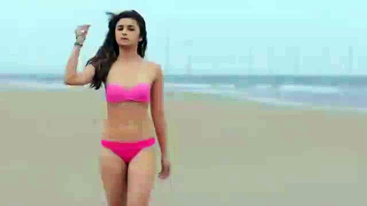 Alia Bhatt Bikini Video - Video