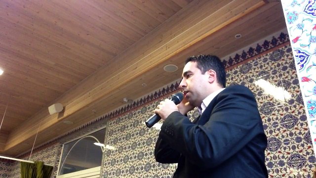 Metin Demirtaş, Kabe Ezanı. Adhan Makkah. Cuma İç ezanı. Yunus Emre Camii, Taastrup, DK.