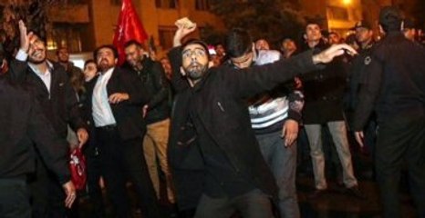 İran'da Suudi Arabistan Konsolosluğu Ateşe Verildi