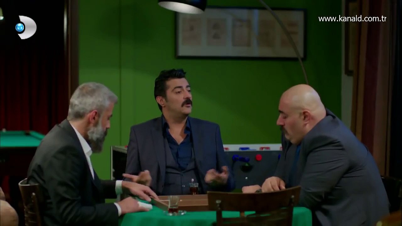 Poyraz Karayel 37. Bölüm - Zülfikardan ilginç Noel Baba yorumu!