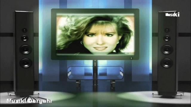 Ayşegül Durukan ♫ Bahar bitti güz bitti artık bülbül ötmüyor.HD