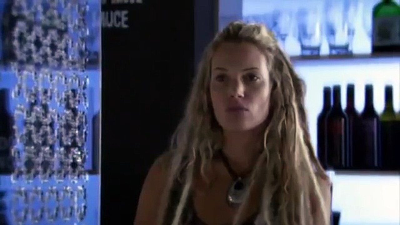 Home and Away 5226