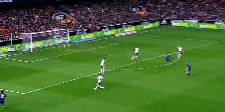 amazing Karim Benzema Goal - Valencia 0 - 1 Real Madrid - 03_01_2016