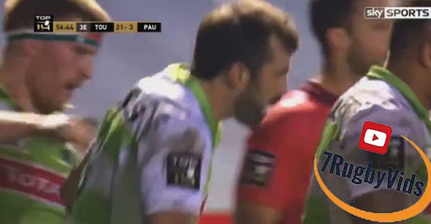 Conrad Smith scores with a HUGE DUMMY on Ma'a NOnu!