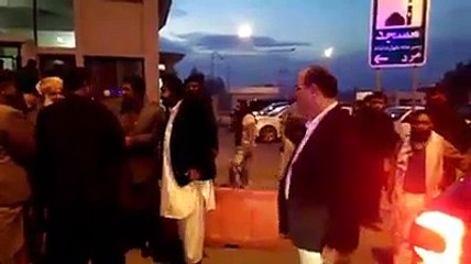 "Aap Har Hakoomat Se Mil Jaate Hain Lekin Hum Pathanon Ke Haq Main Nahi Bolte" - Maulana Fazal Rehman Se Swal Par Dekhain Maulana Ka Reaction