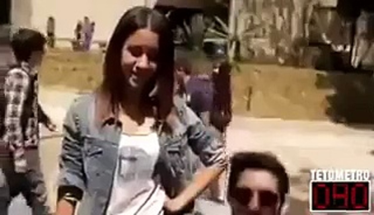 Pakistani Girl Scandal On Public