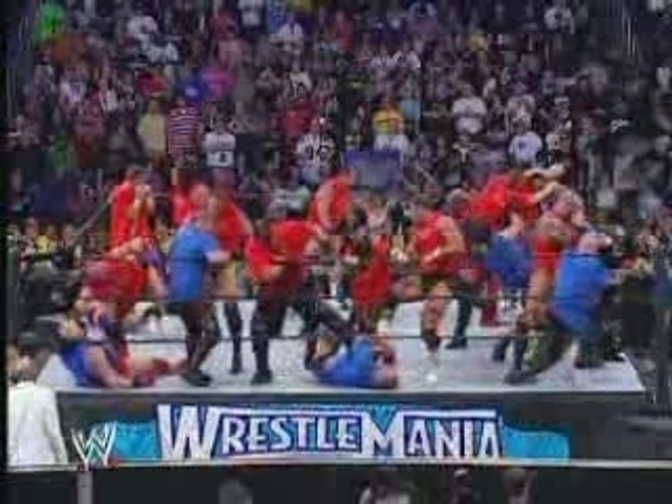 WWE Wrestlemania 21 - Raw vs. Smackdown 30 Man Battle Royal