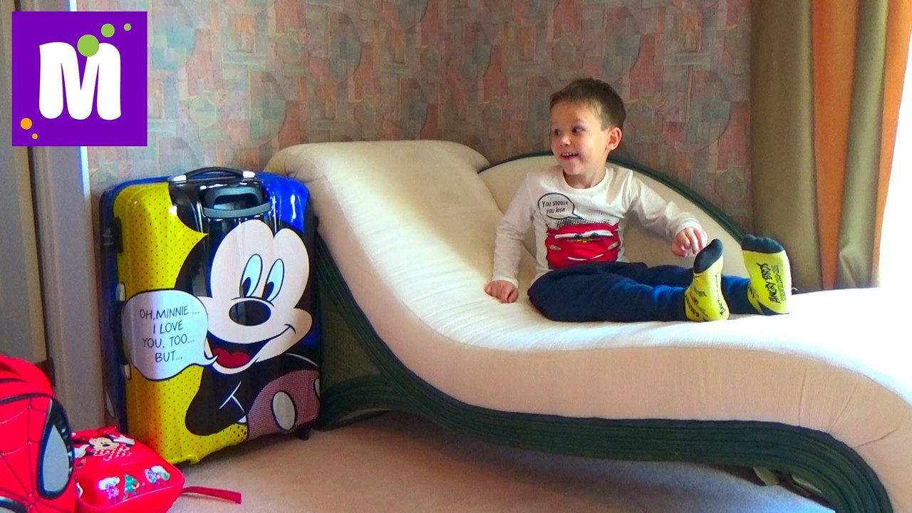 Летим в Диснейленд на самолете селимся в отель Fly to Disneyland by plane