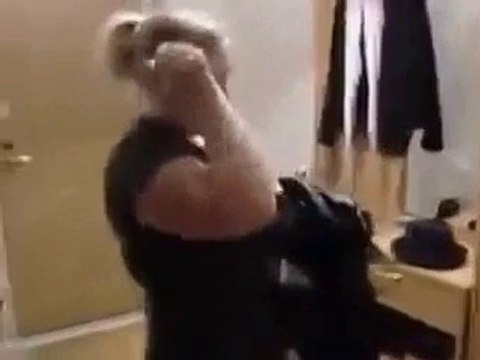 Мамка над дочкой угарает какой клуб ты себя видела )) ахахахахахахаха