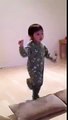 Miglior video di youtube Funny baby playing Xbox Kinect!!!