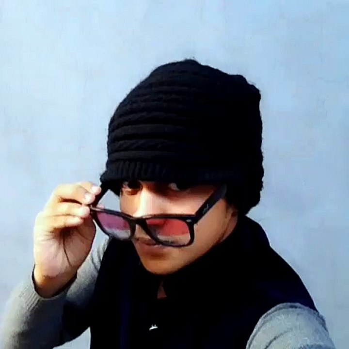 Shugal mala :) :P www.facebook.com/honeykingofficial ( Saqlain Abbas ) Honey Sing