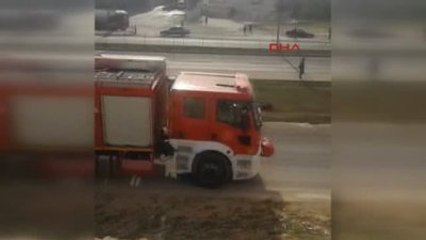 Gaziantep Hareket Halindeyken Alev Alan Hafif Ticari Aracın Sürücüsü Öldü