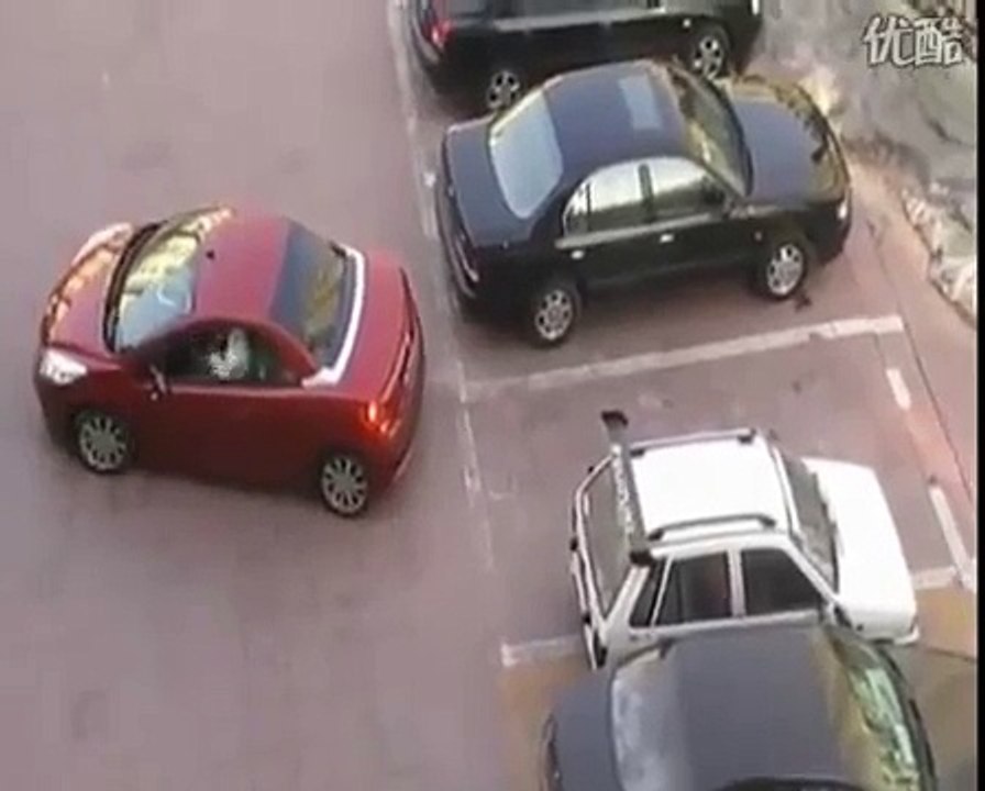 IL ESSAIE DE VOLER LA PLACE D’UNE FEMME QUI SE VENGE D’UNE FAÇON PARFAITE !