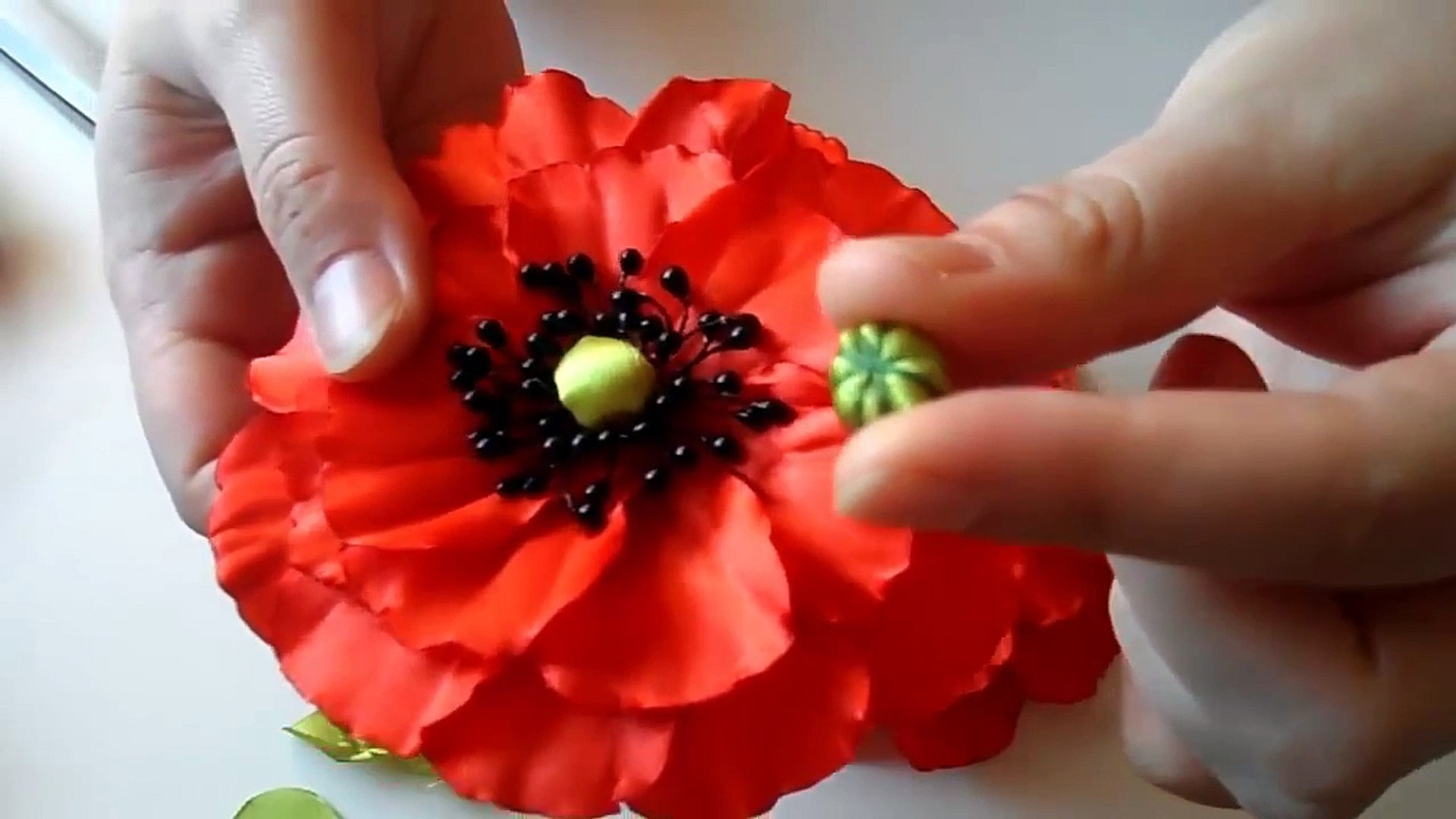 Мак из атласных лент, Уроки Канзаши для Начинающих _ DIY Poppy flower – Видео Dailymotion