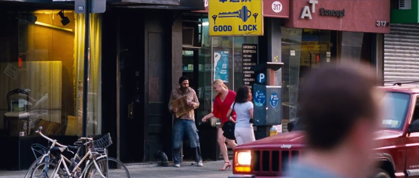 Trainwreck Official Trailer - Amy Schumer, LeBron James, Bill Hader