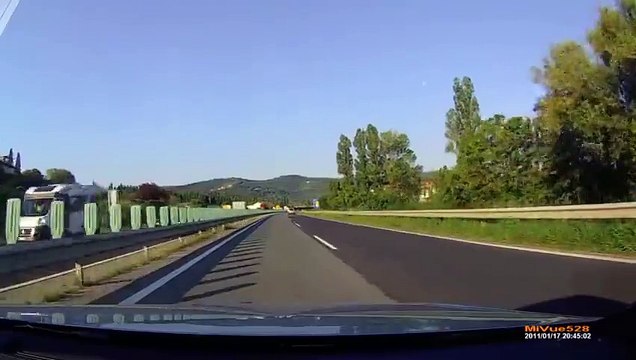 Самосуд на дороге виновника ДТП под Иркутском жестоко избили палкои, Вести Иркутск