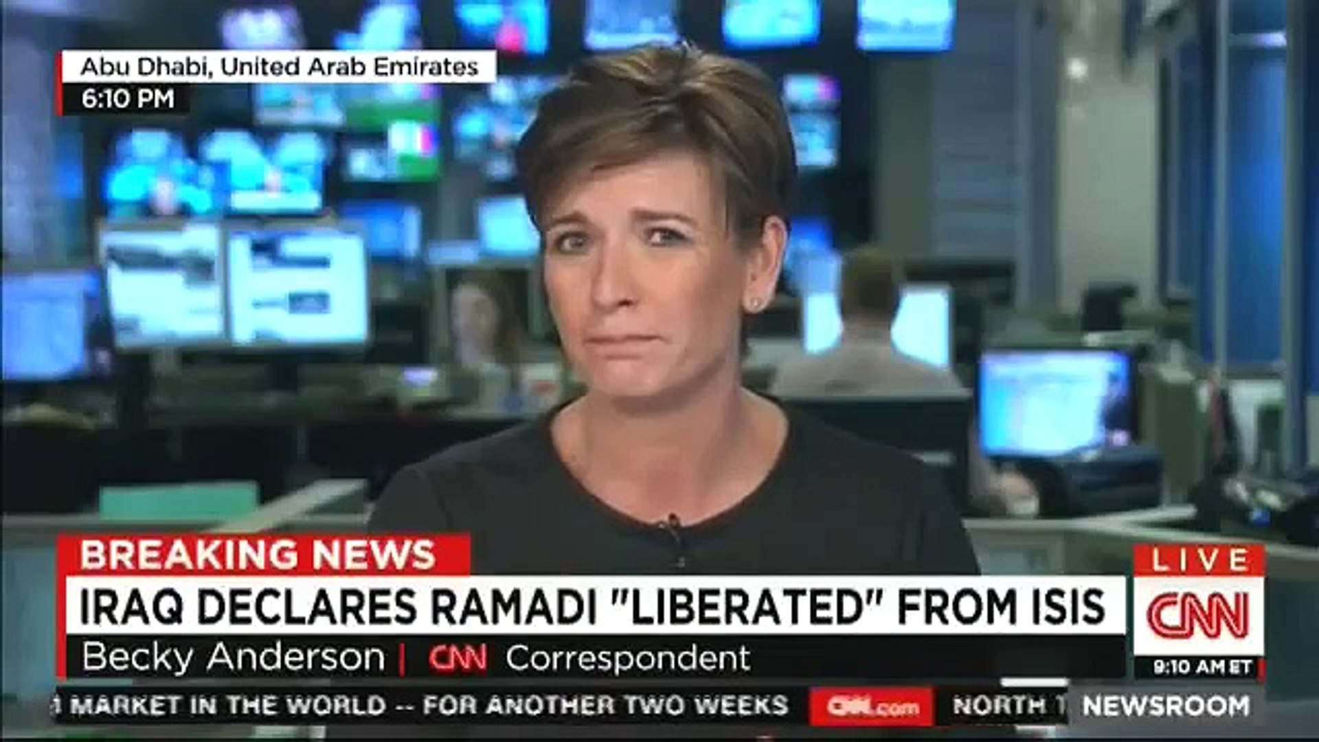 Cnn Anchor Poppy Harlow Passes Out Video Dailymotion