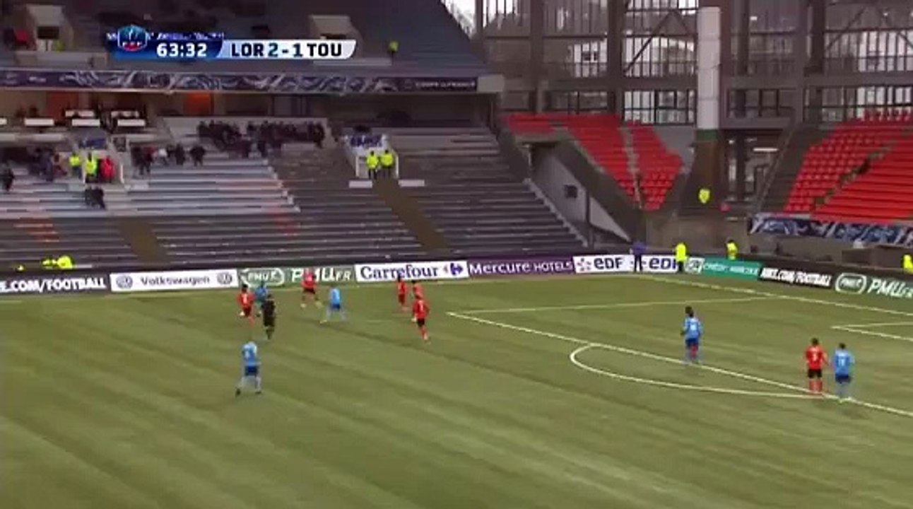 Superbe frappe pleine lucarne de Belkebla en coupe de France!