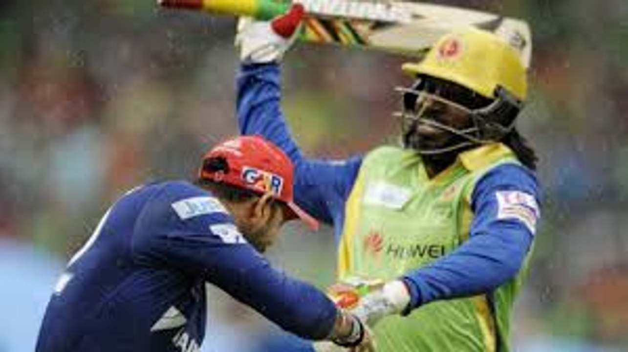 Oh No! Chris Gayle Hits Yuvraj Singh With His Bat _
