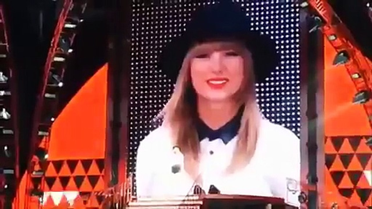 Taylor Swift RED Tour Concert Movie 1080p._5