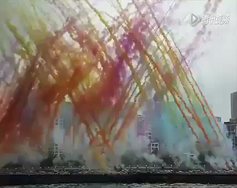 کبھی دن میں آتش بازی دیکھی ہے