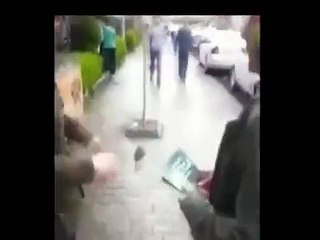 Broşür Dağıtan Ak Partili Gençlere Saldırı