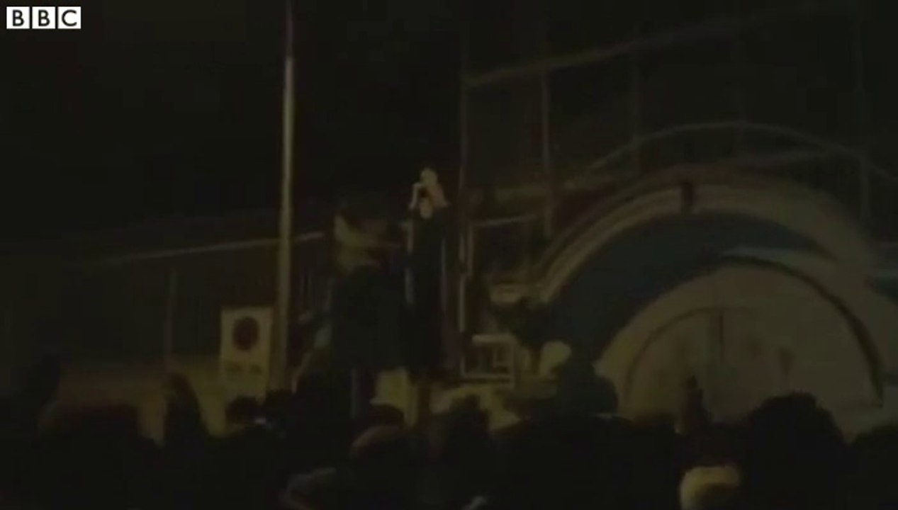 Protesters storm Saudi embassy in Tehran
