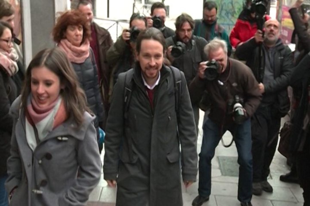 Pablo Iglesias tiende la mano al "PSOE sensato"