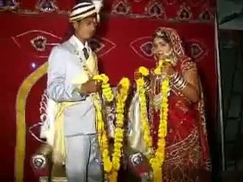 Dolha hay ya kanba dulhan bechari ko koi sanbalay, urdu marriage funny video, punjabi funny indian funny pakistani funny videos, punjabi totay, home girls dance videos, desi videos