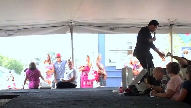 Franz Goovaerts sings 'If I Can Dream' Elvis Week 2011