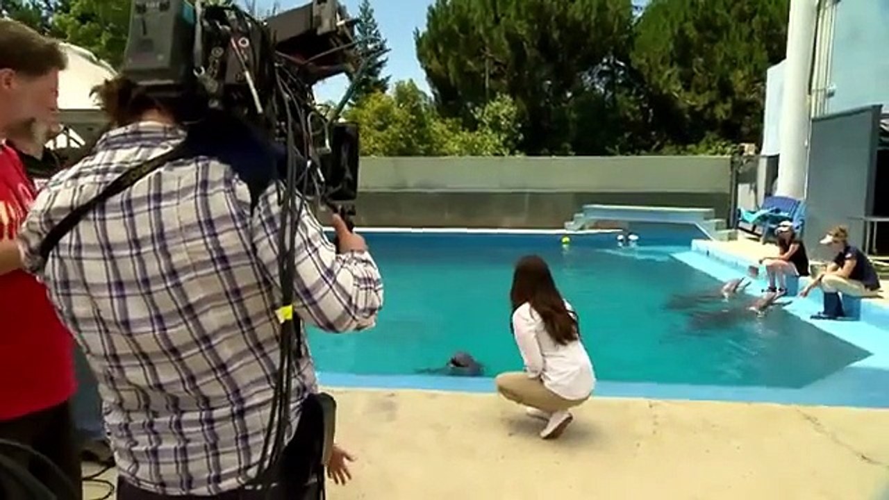 Megan Fox Behind the Scenes of  Vox Fox