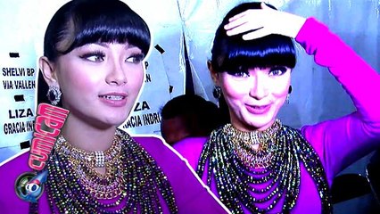 Gaun Terong Ungu dan Poni Gotik, Cucokkk...! - Cumicam 04 Januari 2016