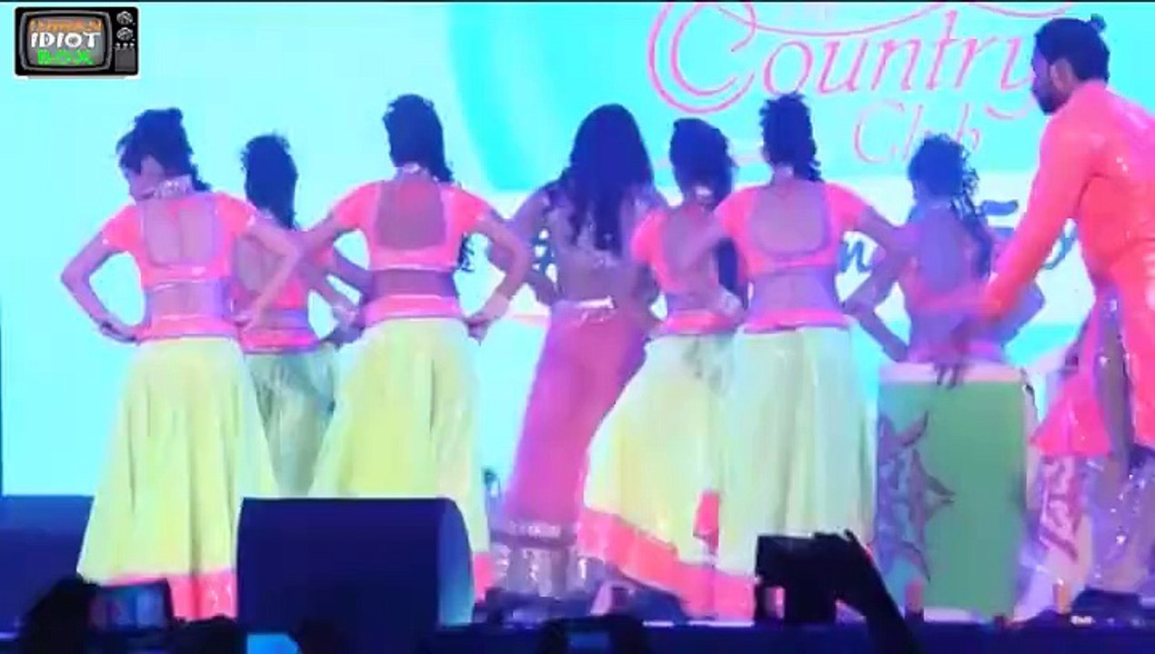 "COUNTRY CLUB NEW YEAR BASH" II "DAISY SHAH PERFORM"