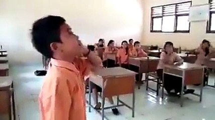 Very Beautiful & Powerful AZAAN By School Boy In China