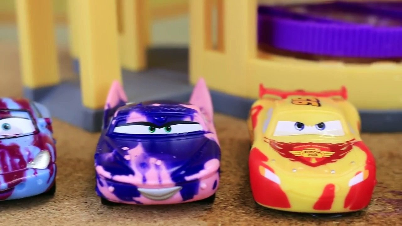 Disney Cars Color Changer Mater Bad Paint Job to Lightning