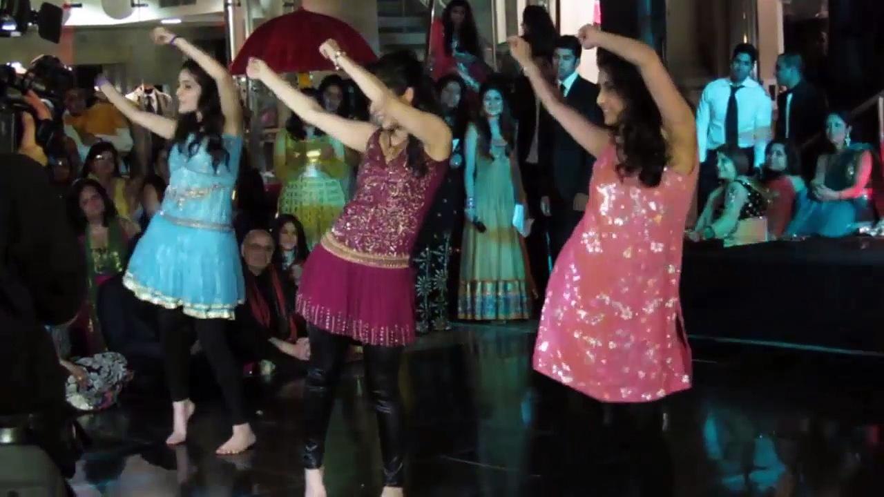 Abhi To Party Shuru Hui Hy  awesome Wedding Dance  HD2016