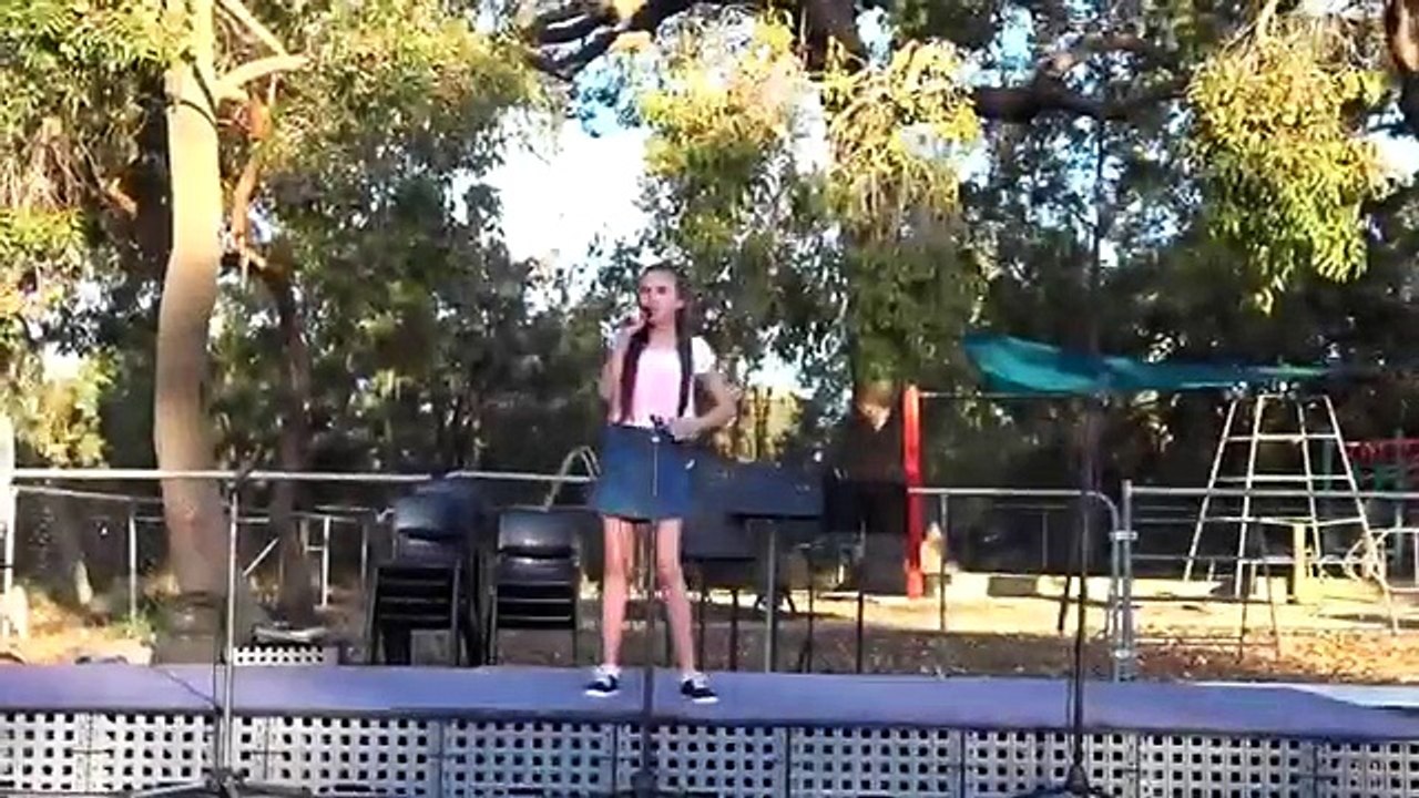 nbv   forum Singing at the Moonlight Markets