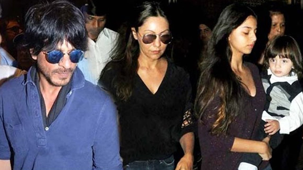 Shahrukh Khan's Daughter Suhana Carries AbRam At The Airport