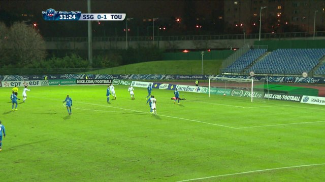 Le but d'Oscar Trejo contre Sannois Saint-Gratien