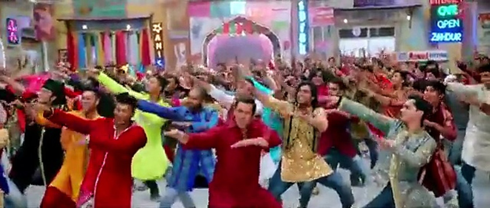 'Aaj Ki Party' FULL VIDEO Song - Mika Singh  Salman Khan, Kareena Kapoor  Bajrangi Bhaijaan - Dailymotion