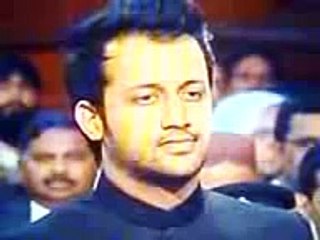 Atif aslam receiving Tamgha-e-Imtiaz (Medal of Distinction) video from governament of pakistan