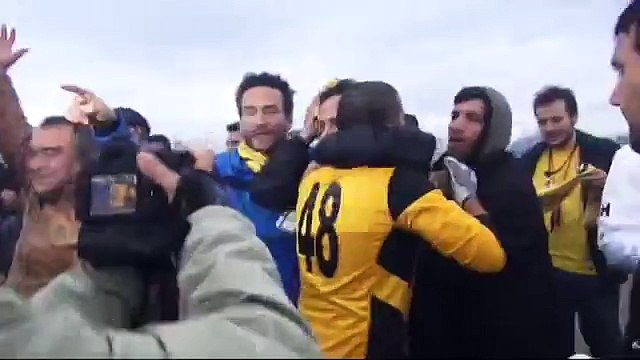 Nejat İşler kanlar içinde şampiyonluğu kutladı