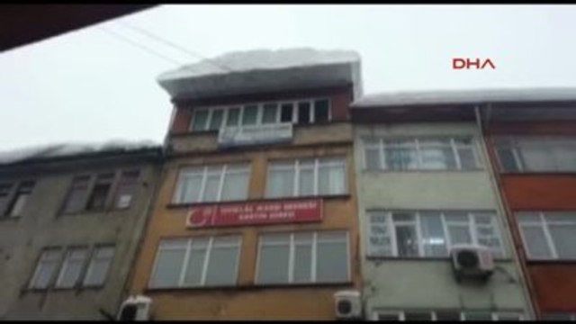 Bartın'da Kar Çatıları Yıktı-2
