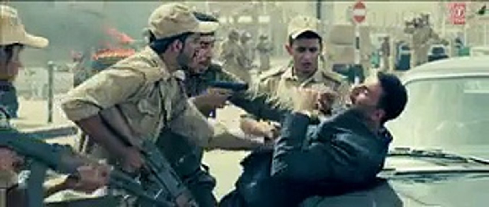 Airlift - HD Hindi Movie Trailer [2016] Akshay Kumar, Nimrat Kaur