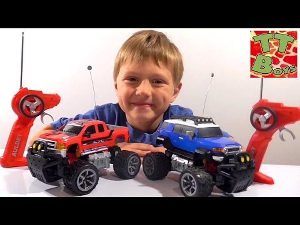 ✔ Монстр Трак. Новые Машинки Игорька | Monster Trucks - Toyota FJ Cruiser & Сhevrolet Silverado