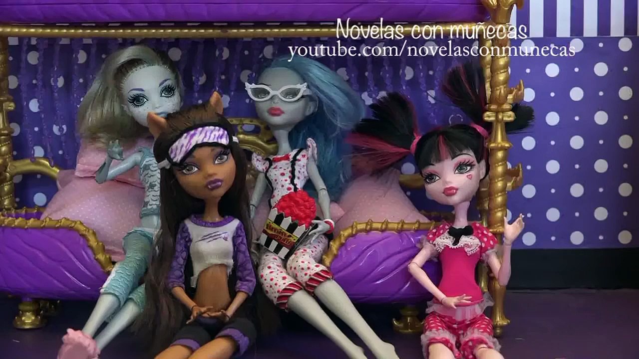 Monster High en español - Fiesta de pijamas - Clawd y Draculaura